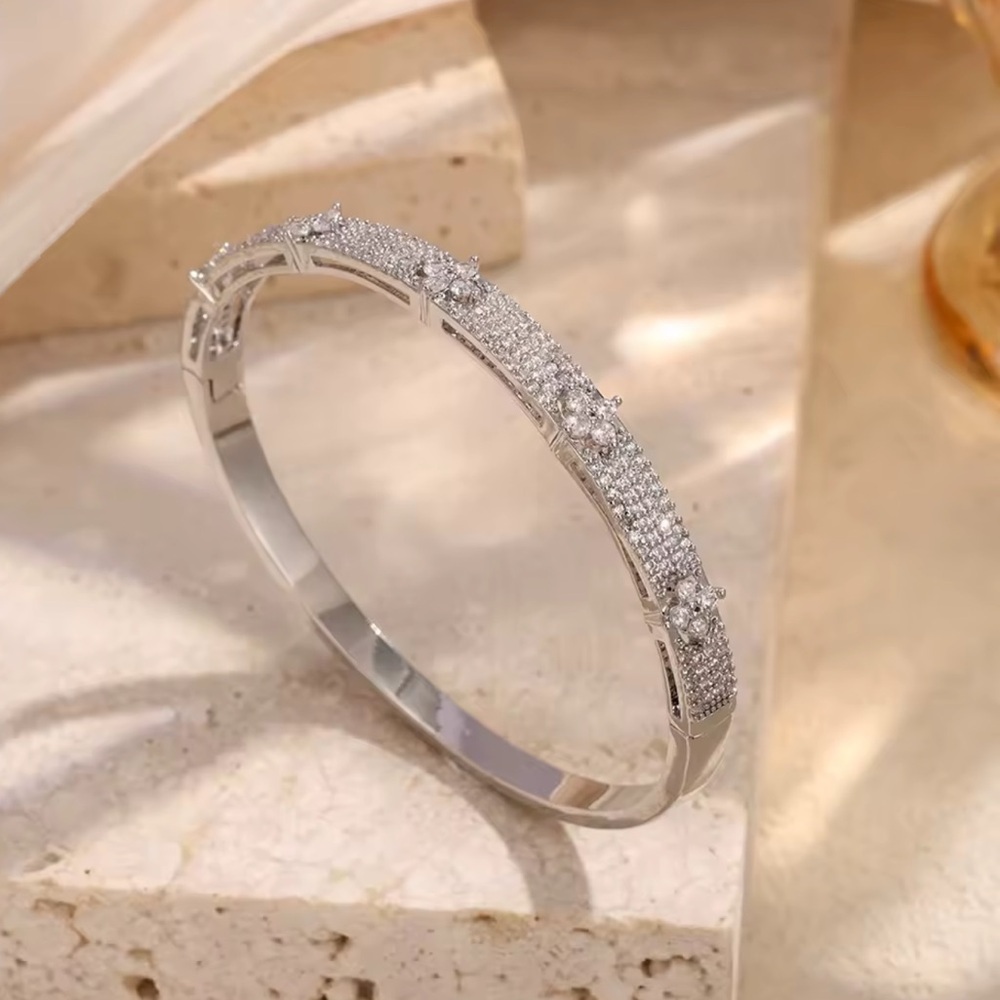 18K Gold Plated Luxury Bracelet with Zirconia - Picture 3 of 5
